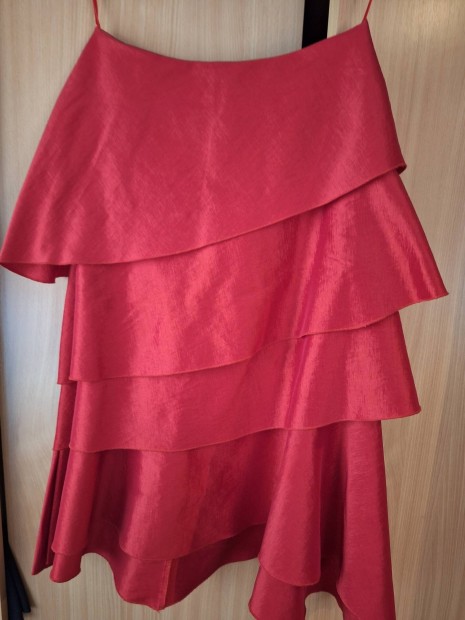 Piros alkalmi ruha