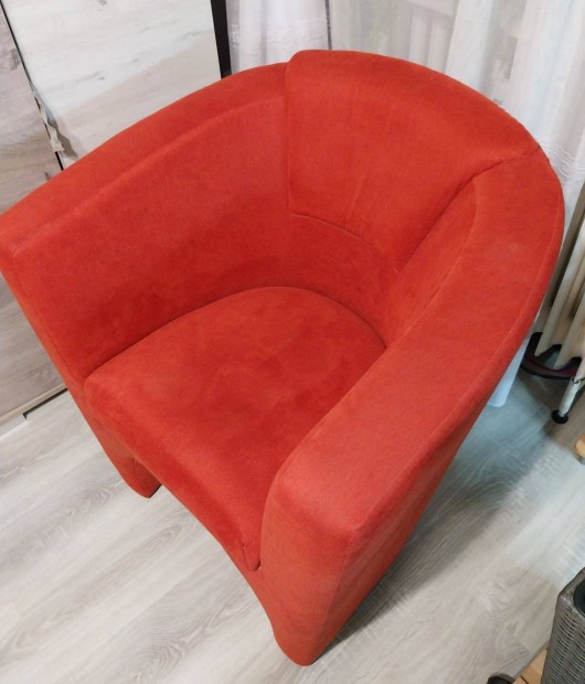 Piros fotel jszer llapotban