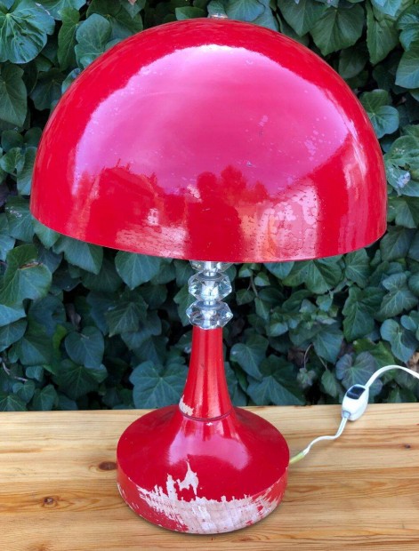 Piros retro asztali lmpa