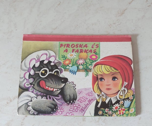 Piroska és a farkas térbeli retro mesekönyv