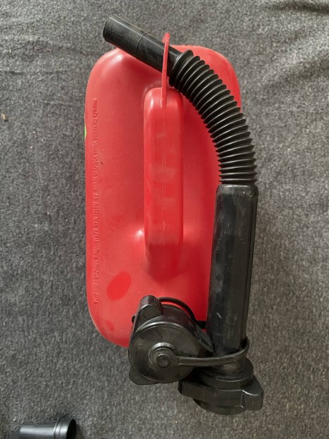 Pirosszn zemanyagkanna (manyag), flexibilis csvel