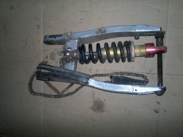 Pitbike leng�villa leng�scsillapitoval,tengellyel