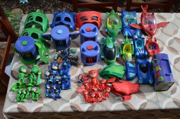 Pizsihsk figura torony maszk aut gyjtemny PJ masks