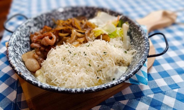 Pizzaszak�csot,konyhai kiseg�t�t,pultos-felszolg�l�t felvesz�nk