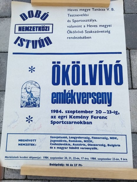 Plakt, dob istvn nemzetkzi emlk versen, dediklt 1984