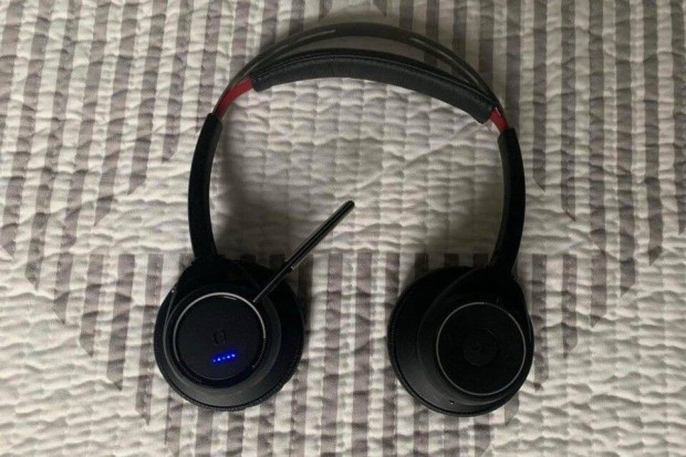 Plantronics Voyager Focus UC B825M headset