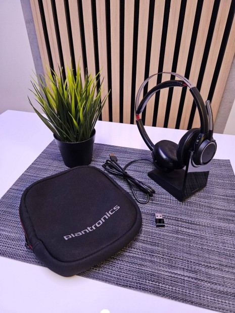 Plantronics Voyager Focus UC Fejhallgat