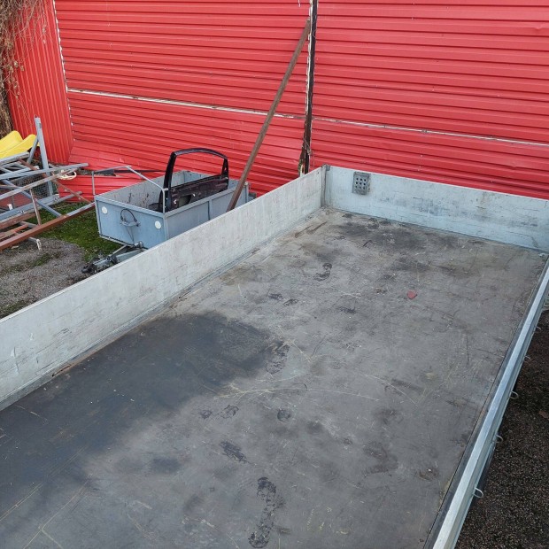 Plat elad 210cm szles,428cm ossz