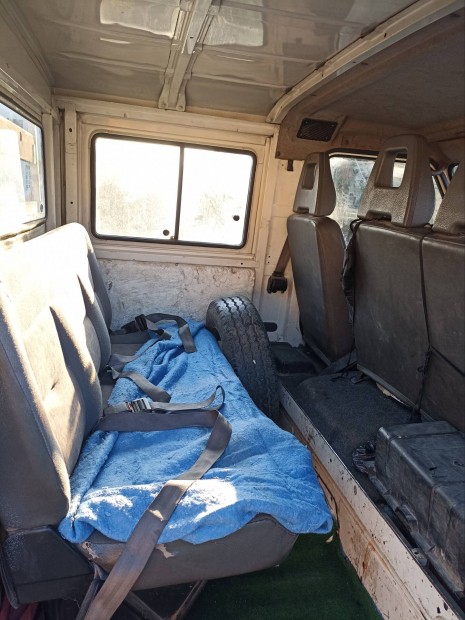 Plats kisteheraut Nissan Trade 3000 cm3