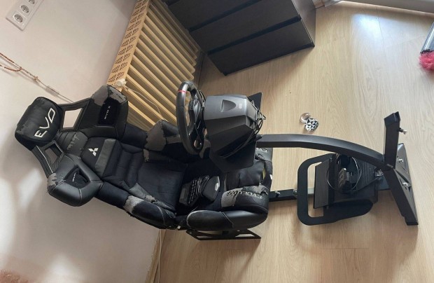 Play Station kormny szett s konzol tart lssel , szimultor szett