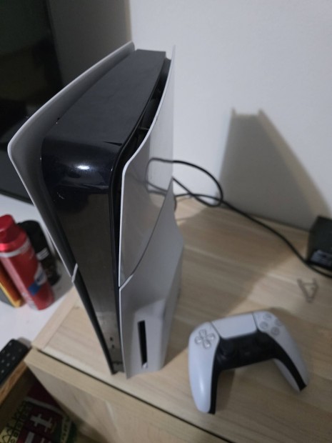 Play station 5 slim 1tb