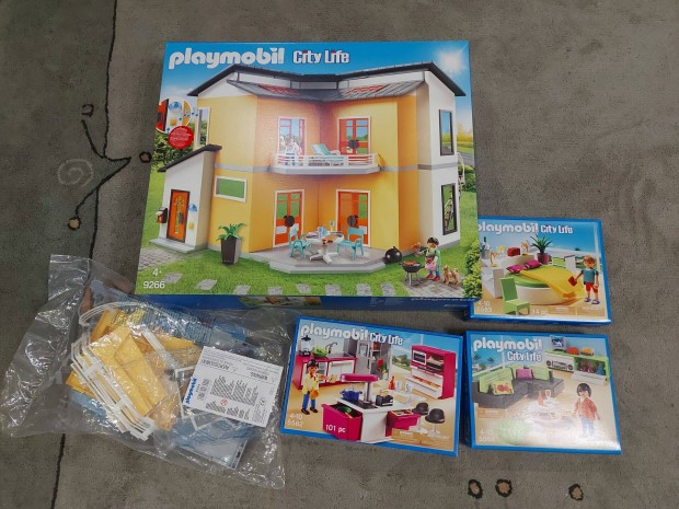 Playmobil 9266 modern hz + emelet bvts + 3 btor szett, j