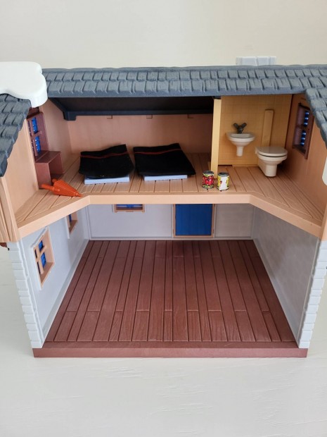 Playmobil Alpesi Síüdülőhely: Hütte Ház Síelőkkel (9280)