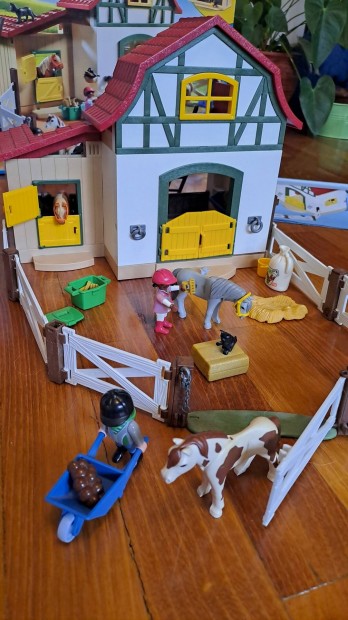 Playmobil country lovasudvar