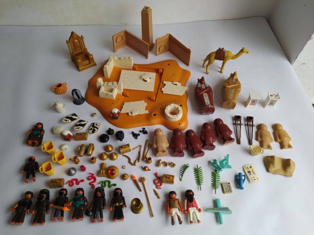 Playmobil egyiptomi csomag figurkkal, sok kiegsztvel tevvel