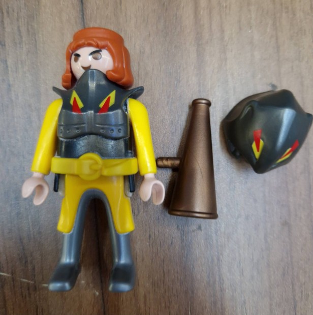 Playmobil figurk kiegsztvel eladk 