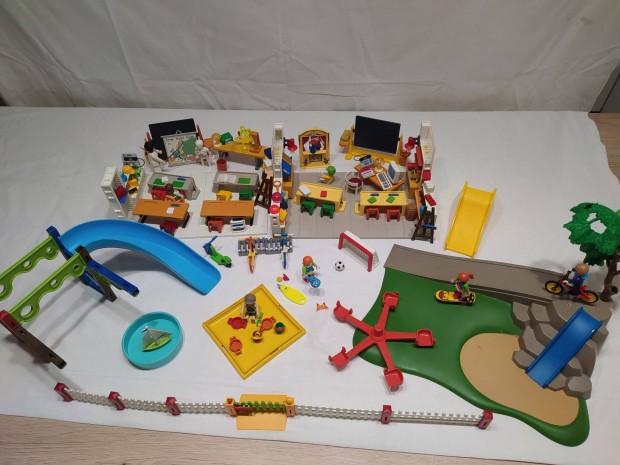 Playmobil iskola jtsztrrel sok kiegsztvel szp llapotban