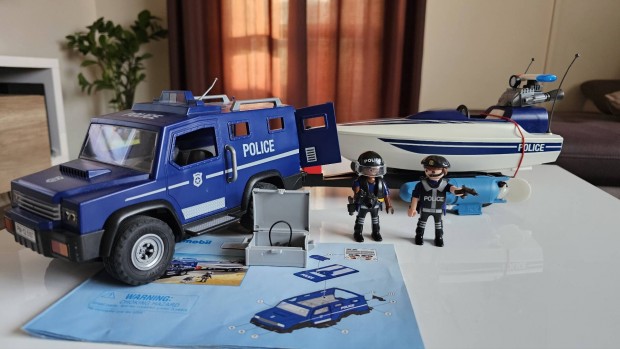 Playmobil rendrkocsi motorcsnakkal