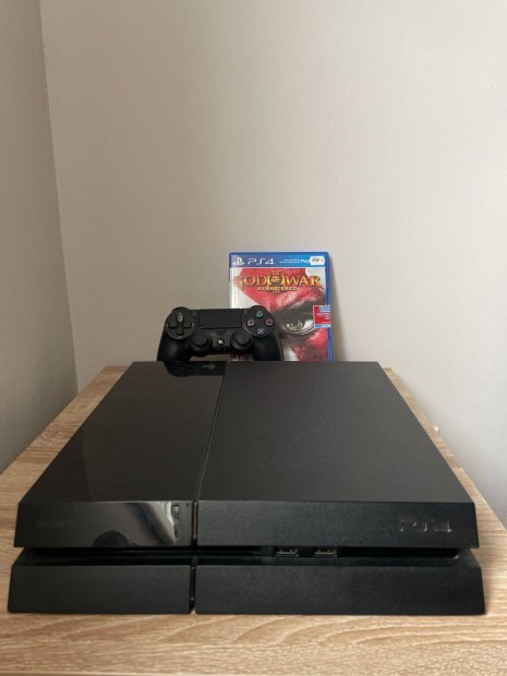 Playstation 4 500GB + 2 darab jtk