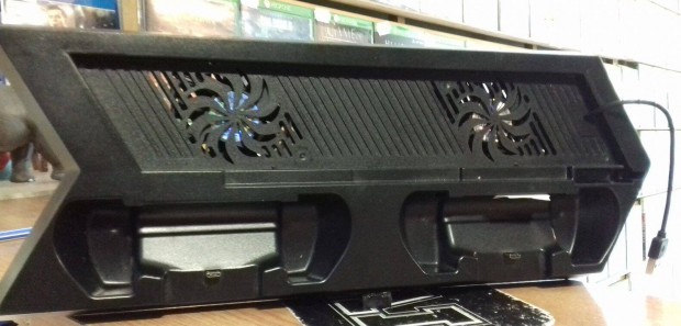 Playstation 4 FAT Vertical Cooler Chargerstation a Playbox Co-tól