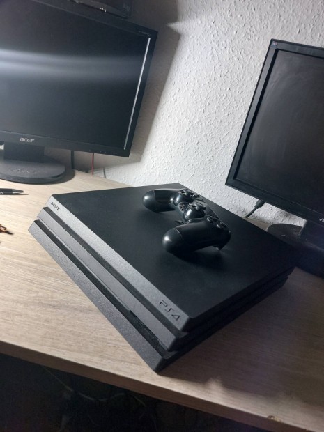 Playstation 4 Pro 1TB alkatrsznek!