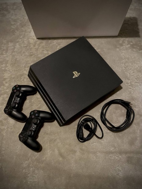 Playstation 4 Pro 1Tb +2db kontroller