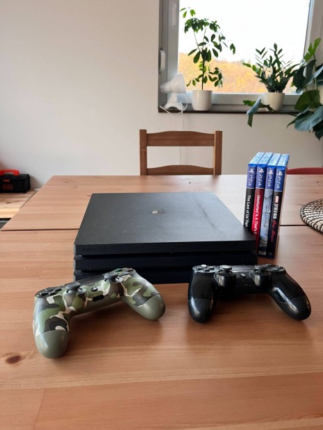 Playstation 4 Pro (Cuh-7216B) jtkokkal