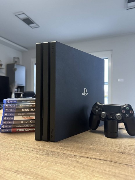 Playstation 4 Pro (PS4) + jtkok, kontroller dock