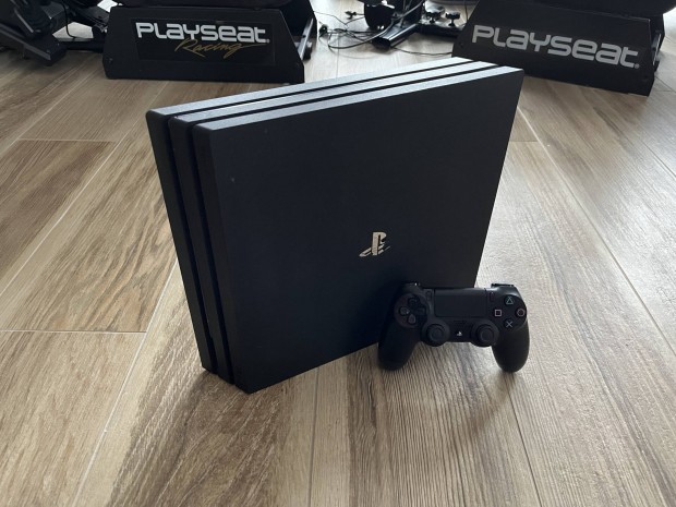 Playstation 4 Pro konzol tkletesen funkcionl 