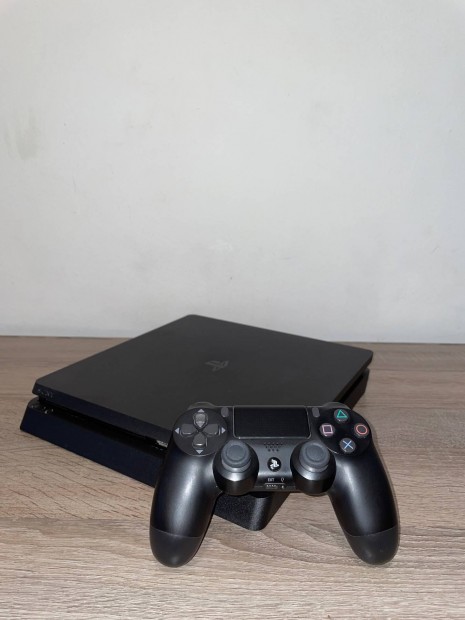 Playstation 4 (500gb) + 1 kontroller