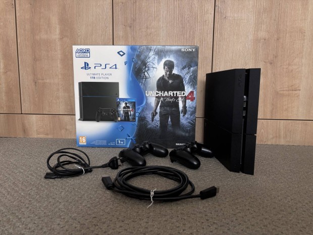 Playstation 4 (PS4)