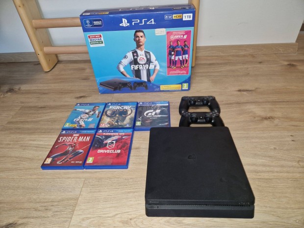 Playstation 4 elad 1TB