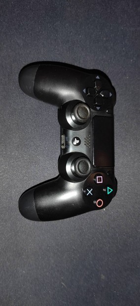 Playstation 4 gyri dualshock 4 kontroller