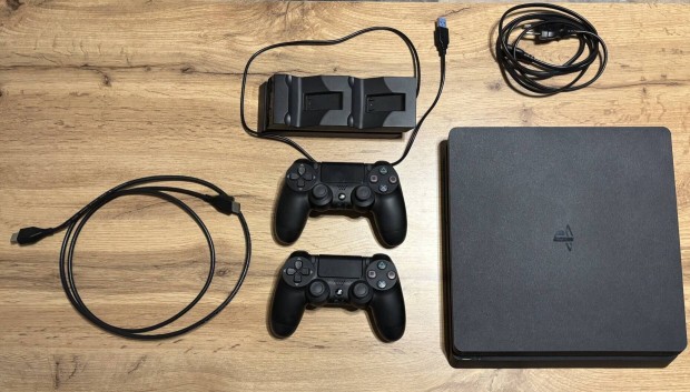 Playstation 4 konzol 500 GB trhellyel, tartozkokkal, az r alkukpes