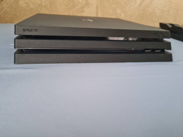 Playstation 4 pro 1 tb