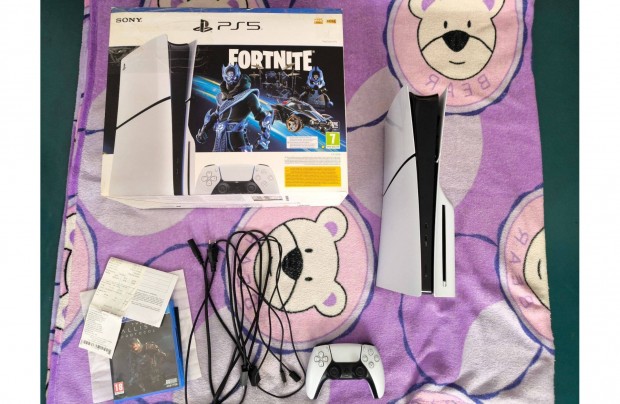 Playstation 5 (PS5) Slim konzol, 1 TB SSD 2 hónapos plusz játék