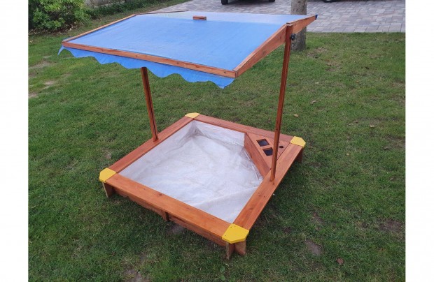 Playtive fa homokozó leereszthető tetővel 120 ×120 cm