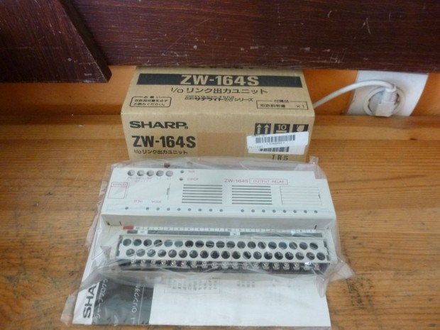 Plc output modul j Sharp ( 5549)