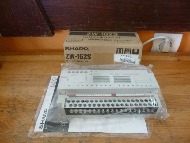 Plc output modul j Sharp ( 5550)