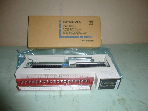 Plc output modul j Sharp ( 5658)