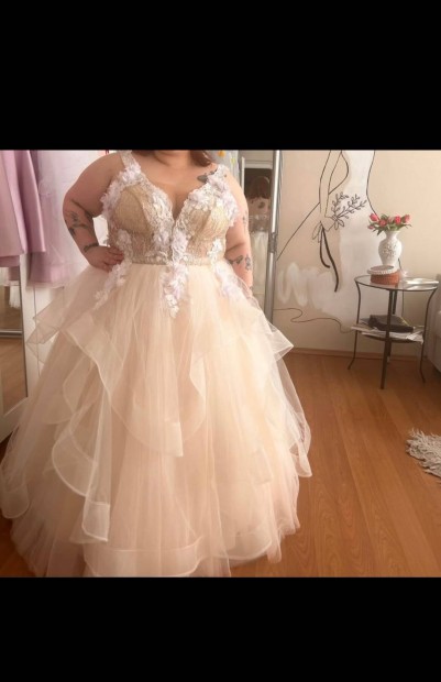 Plus Size Eskvi Ruha