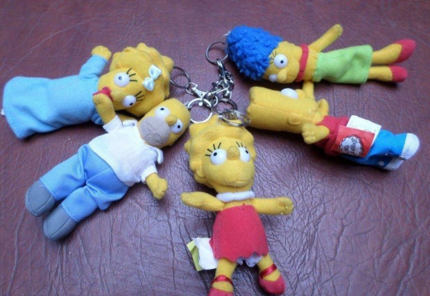 Plss figura Simpson csald kulcstart