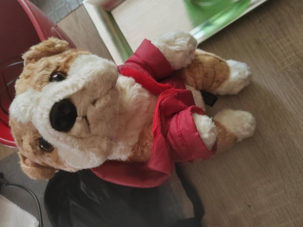Plüss kutyus angol zászlós kabátban