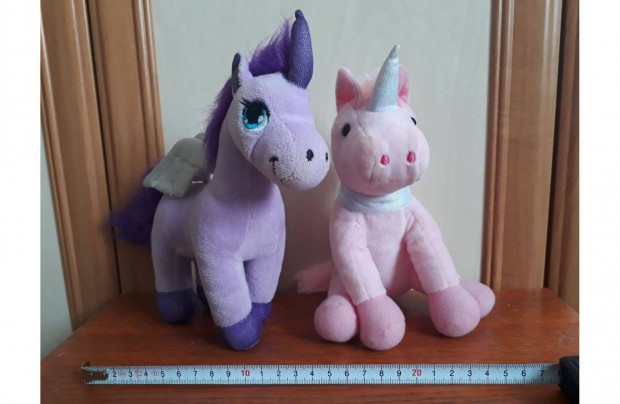 Plss unicornisok hordoz tskval