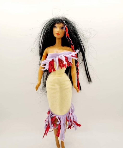 Pocahontas Barbie baba