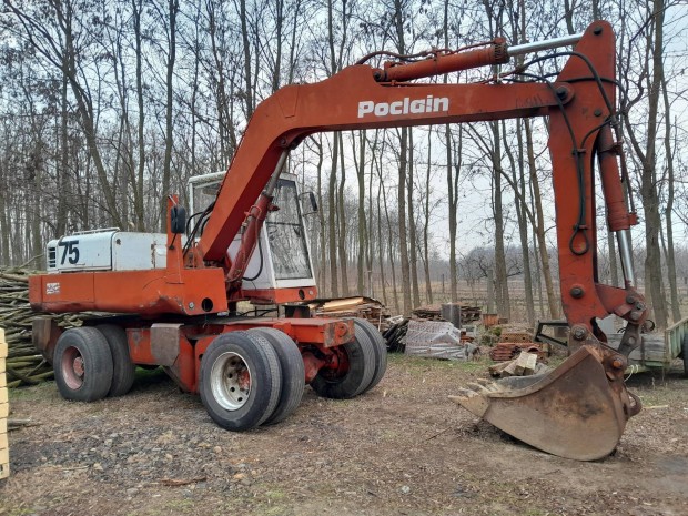 Poclain 75 kotr forgkotr elad. Cat Liebherr