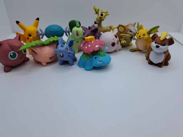 Pokmon 13 darabos figura