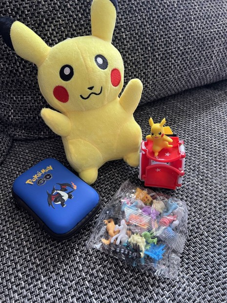 Pokemon Pikachu csomag szett pack golyó tartóka figurák 
