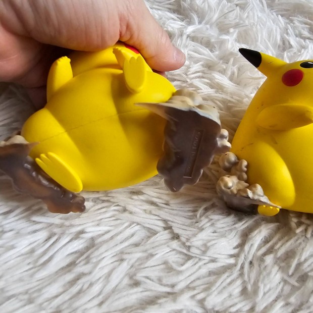 Pokemon Pikhachu figurk 2 db egyben teljesen j 10cm magas