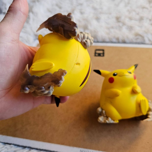 Pokemon Pikhachu figurk 2 db egyben teljesen j 10cm magas